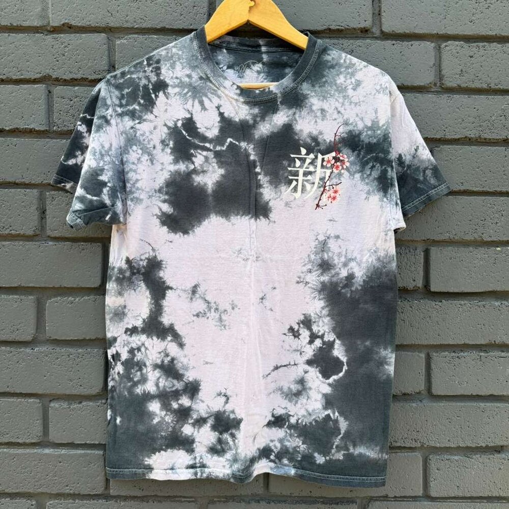 Neon Riot Chinese Lettering Pink Flower Tie Dye T-shirt Abstract Gray White S Wm